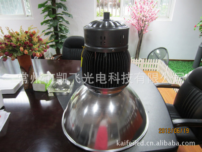 SKF圣凯菲100W LED工厂灯 鳍片式散热器与5630灯珠的强效组合——常州市凯飞光电科技工矿灯深度解析